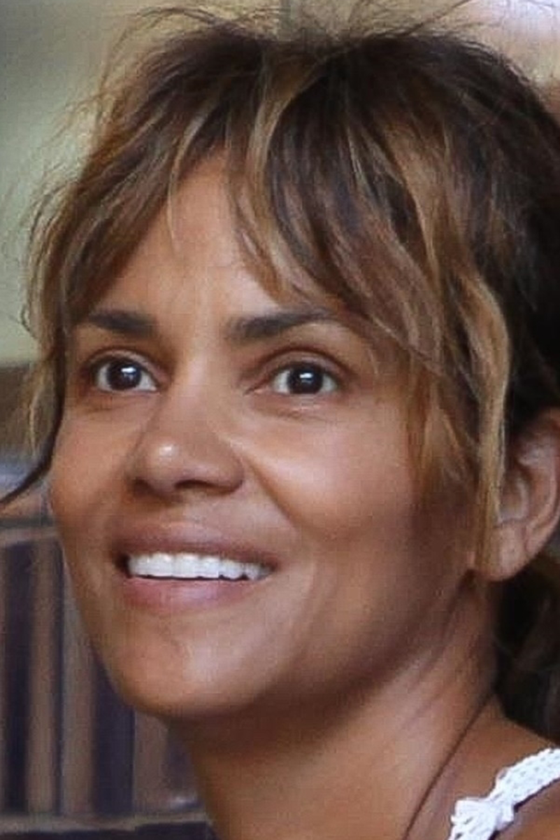 Halle Berry Age Height Net Worth