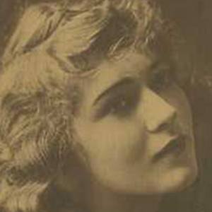 Mary Pickford Age Height Net Worth